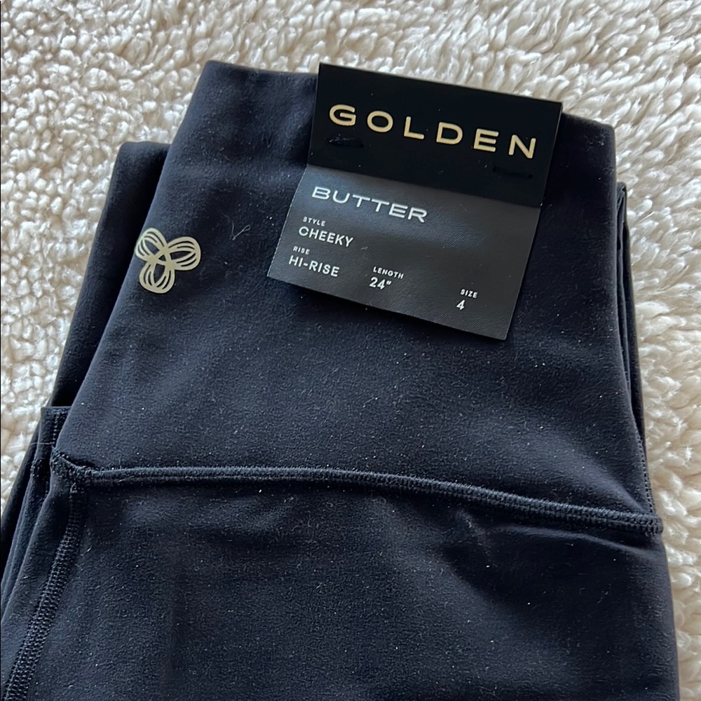 Aritzia Black Leggings size 4 nwt GOLDEN